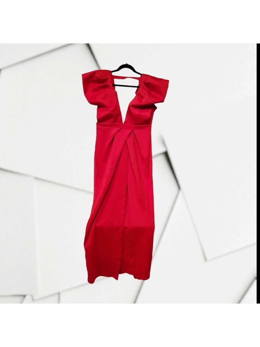 Elegant Red Floor Length Gown, Size L - Picture 3 of 9
